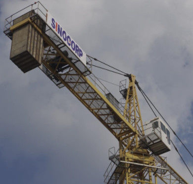 380V / 50Hz / 3 Phase Power Supply SINOCORP 10T Tower Crane In Yellow / Green Color