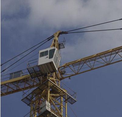 380V / 50Hz / 3 Phase Power Supply SINOCORP 10T Tower Crane In Yellow / Green Color