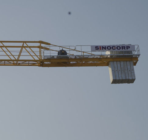 8 Ton Low Consumption Tower Crane 60m Boom Chassis Type
